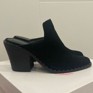 Chinese Laundry Suede Mules Size 6.5